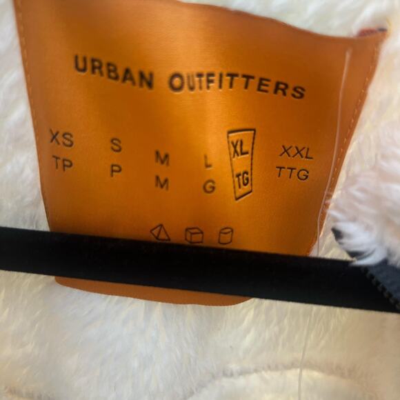 NWT Urban Outfitters full zip cozy Sherpa style jacket Womens XL - Picture 3 of 5